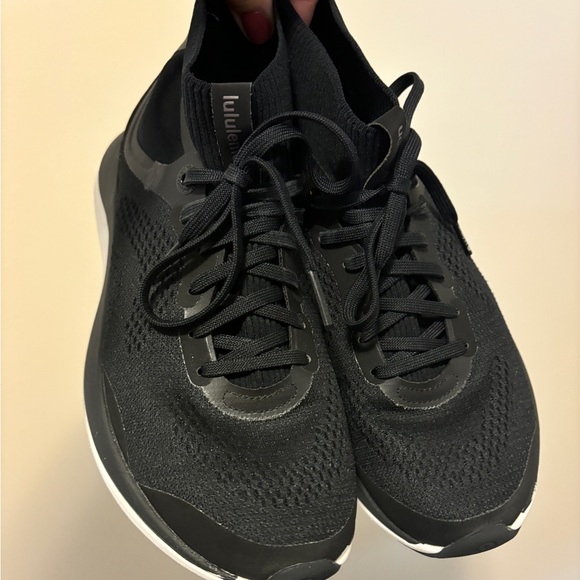 Lululemon Chargefeel Mid Women’s Workout Shoe - Picture 7 of 8